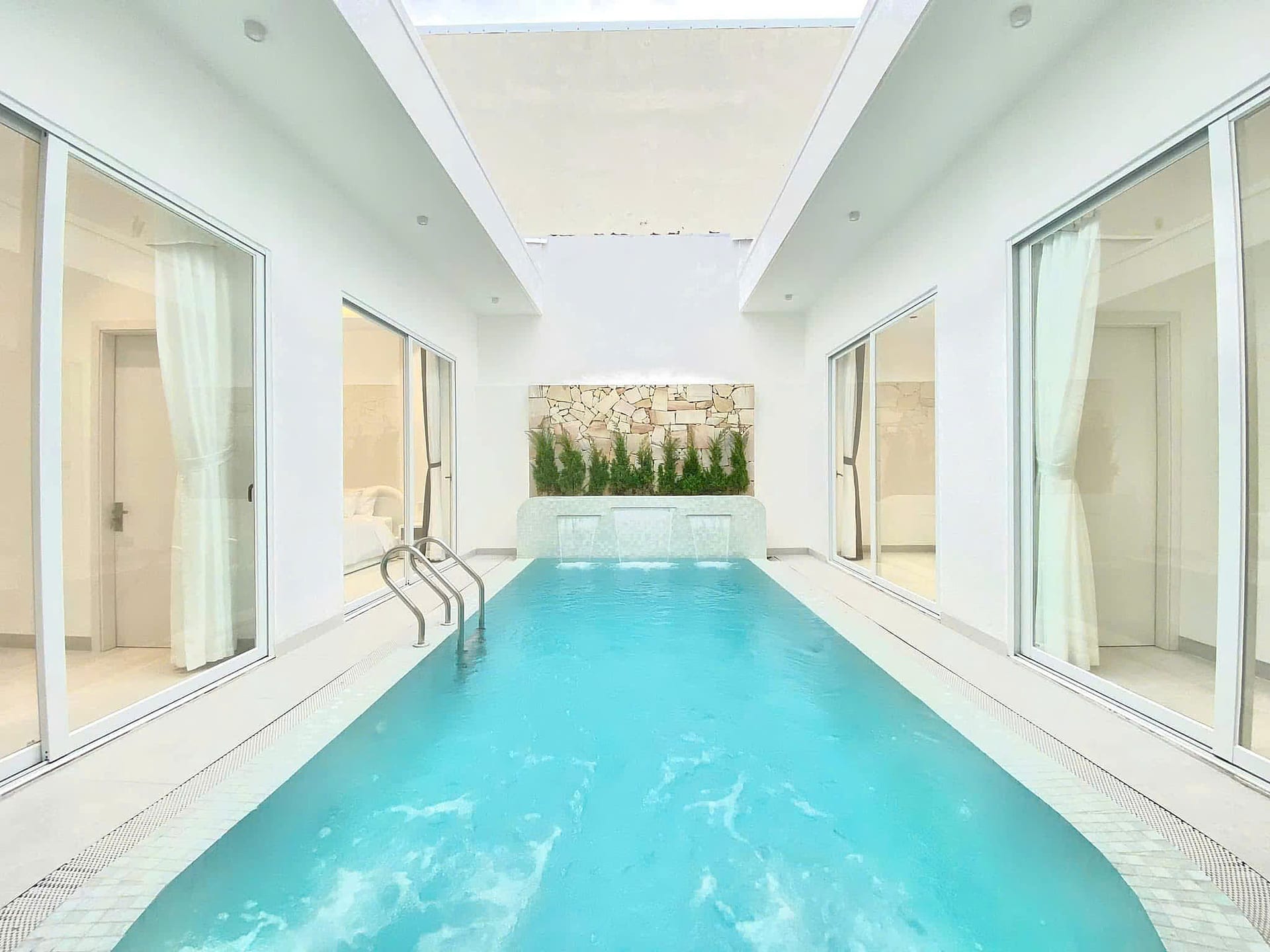 B2 Villa • Hồ Bơi Liền Kề & Không Gian Sống Mở